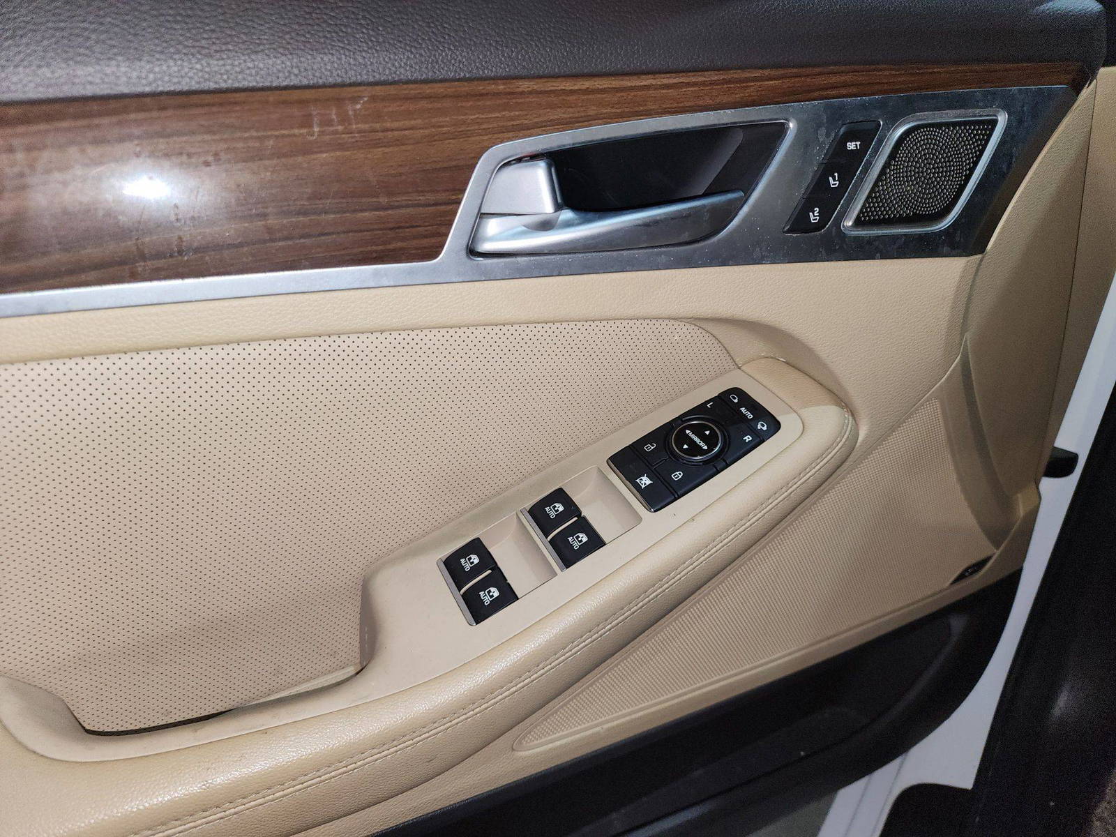 2018 GENESIS G80 — 133622 KM — Lot 241578 — Main - Marhaba Auctions Used Cars - Image 9