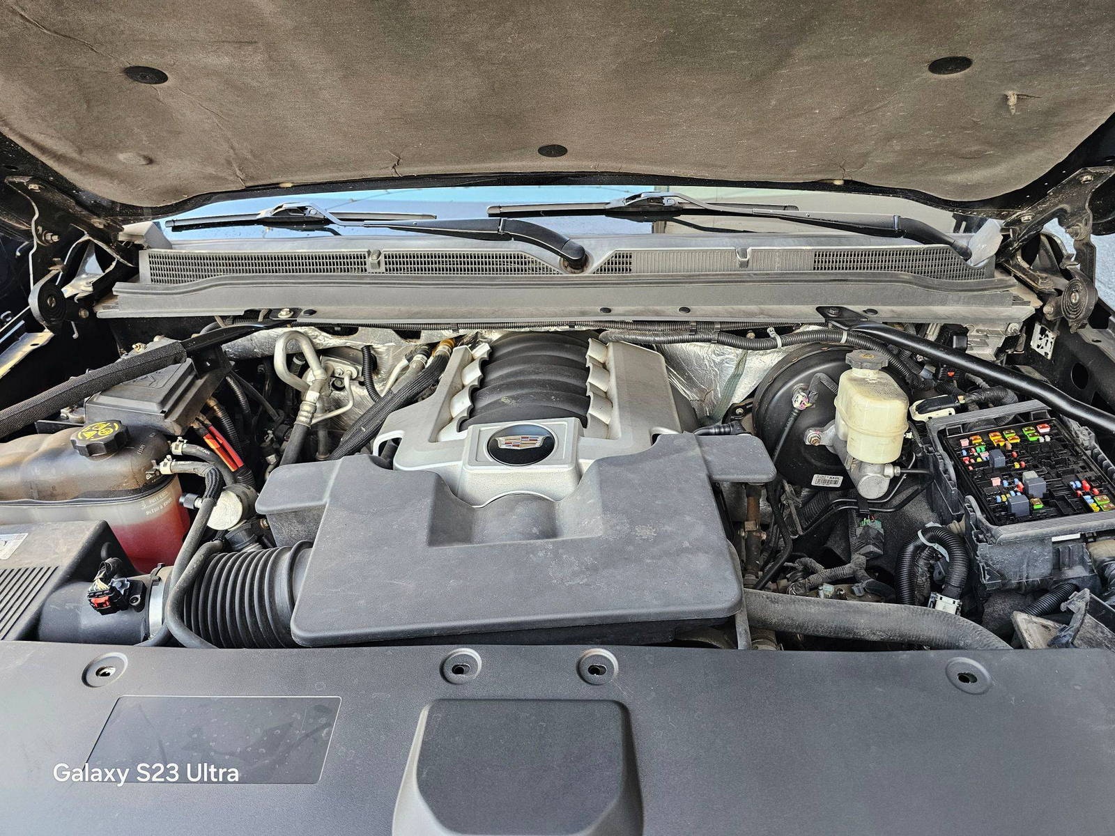 CADILLAC ESCALADE 2015 - Marhaba Auction Used Cars - Image 11