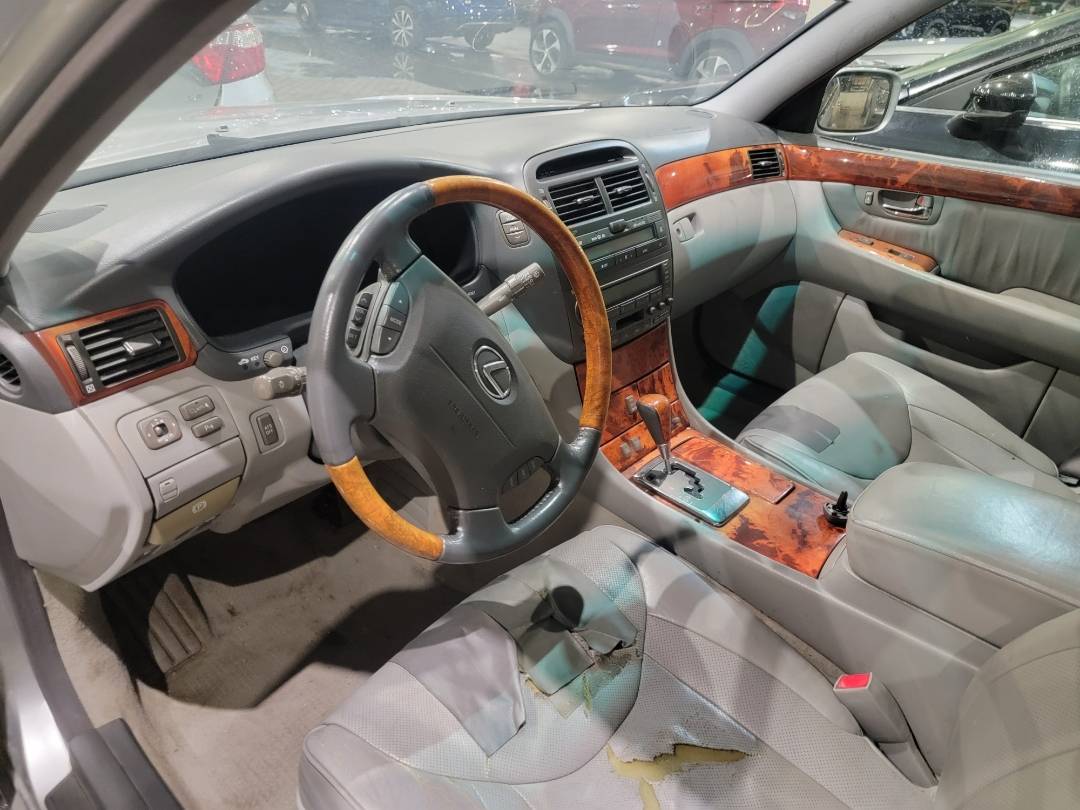 2005 LEXUS LS 430 — 222628 Miles — Lot F655000424 — Main - Marhaba Auctions Used Cars - Image 8