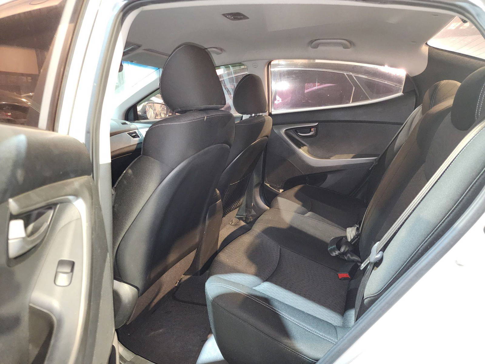 2011 HYUNDAI AVANTE — 213913 KM — Lot 057469 — Al Quoz - Marhaba Auctions Used Cars - Image 7