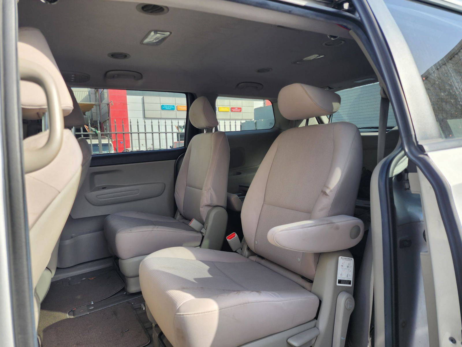 2019 KIA SEDONA — 111613 Miles — Lot 40669377 — Souq - Marhaba Auctions Used Cars - Image 7