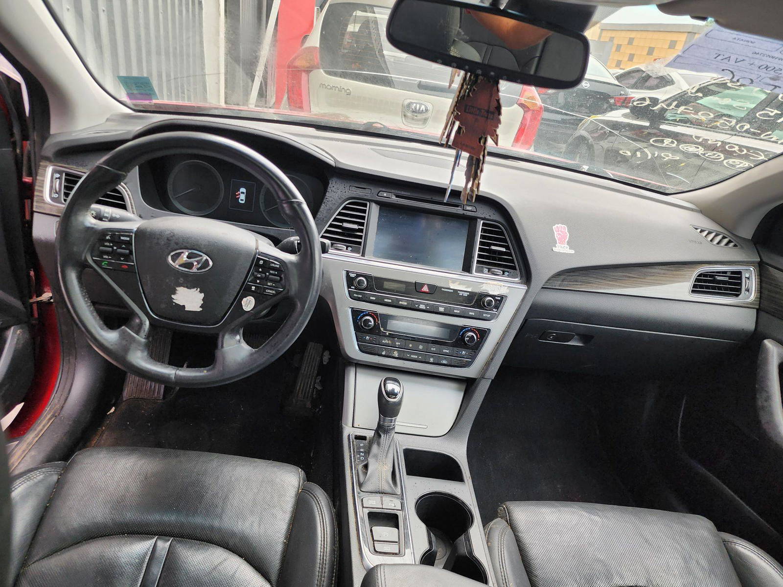 2015 HYUNDAI SONATA — 252755 KM — Lot 52746 — Al Quoz - Marhaba Auctions Used Cars - Image 8