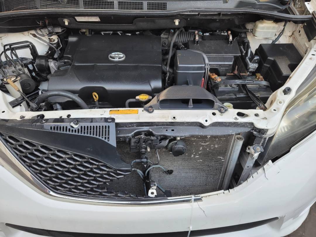 2011 TOYOTA SIENNA — 257489 Miles — Lot BS148734 — Main - Marhaba Auctions Used Cars - Image 4