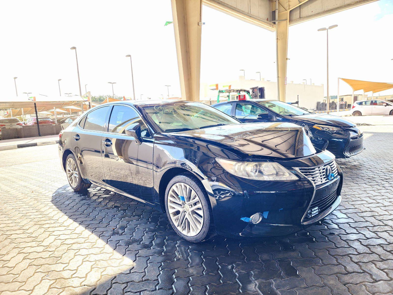 2013 LEXUS ES 350 — 142787 Miles — Lot 70507324 — Souq - Marhaba Auctions Used Cars - Image 4
