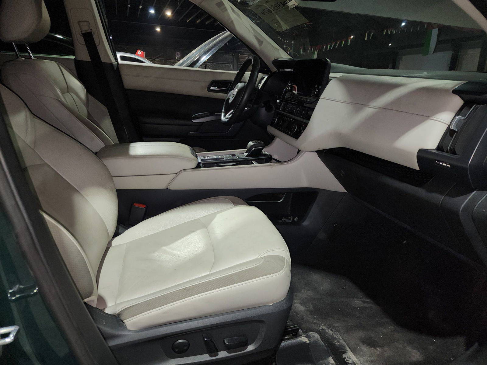 2023 NISSAN PATHFINDER — sold — 35581 Miles — Lot 43051679 — Souq - Marhaba Auctions Used Cars - Image 6
