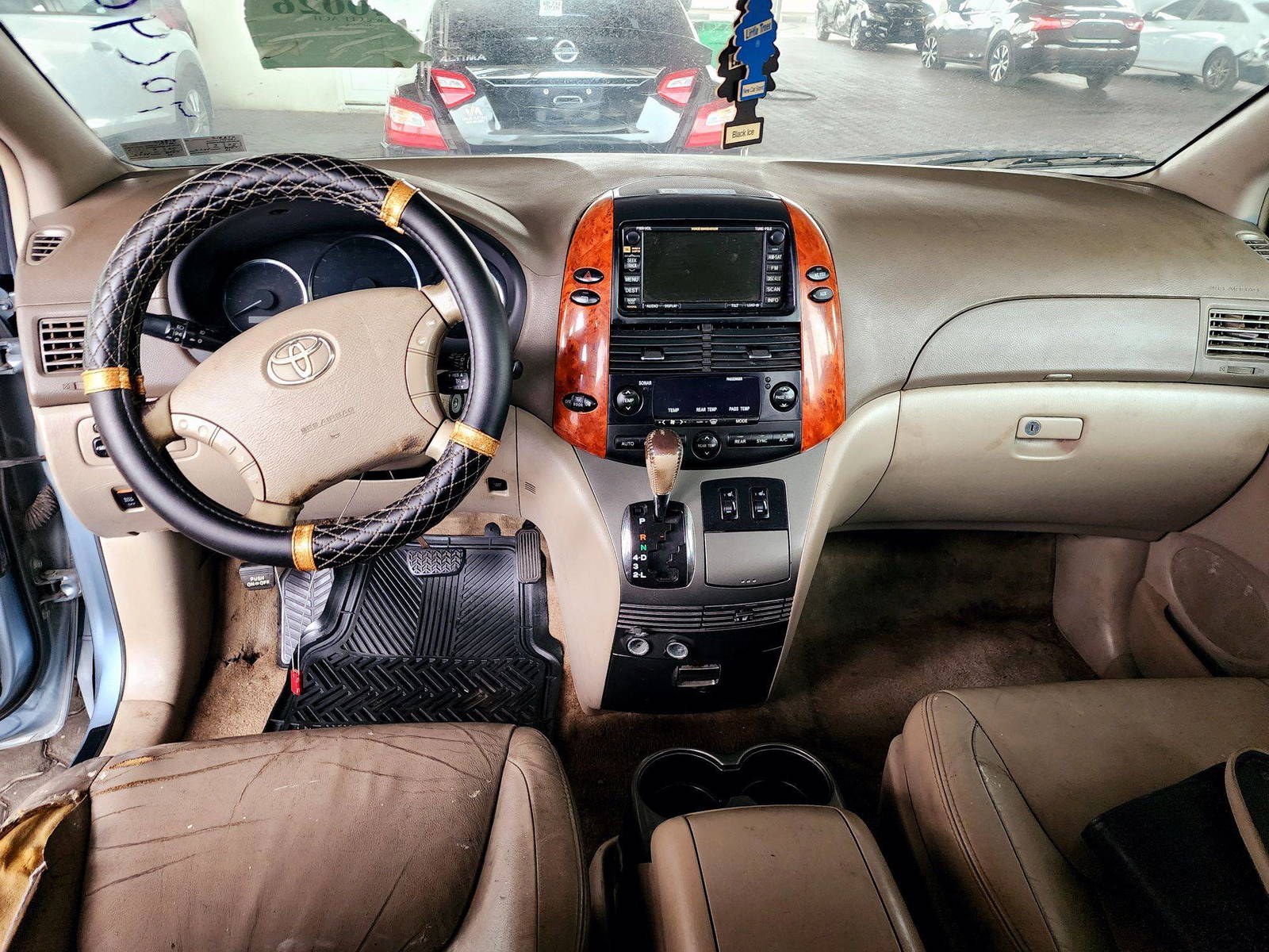 2010 TOYOTA SIENNA — 178497 Miles — Lot C7AS318870 — Souq - Marhaba Auctions Used Cars - Image 8