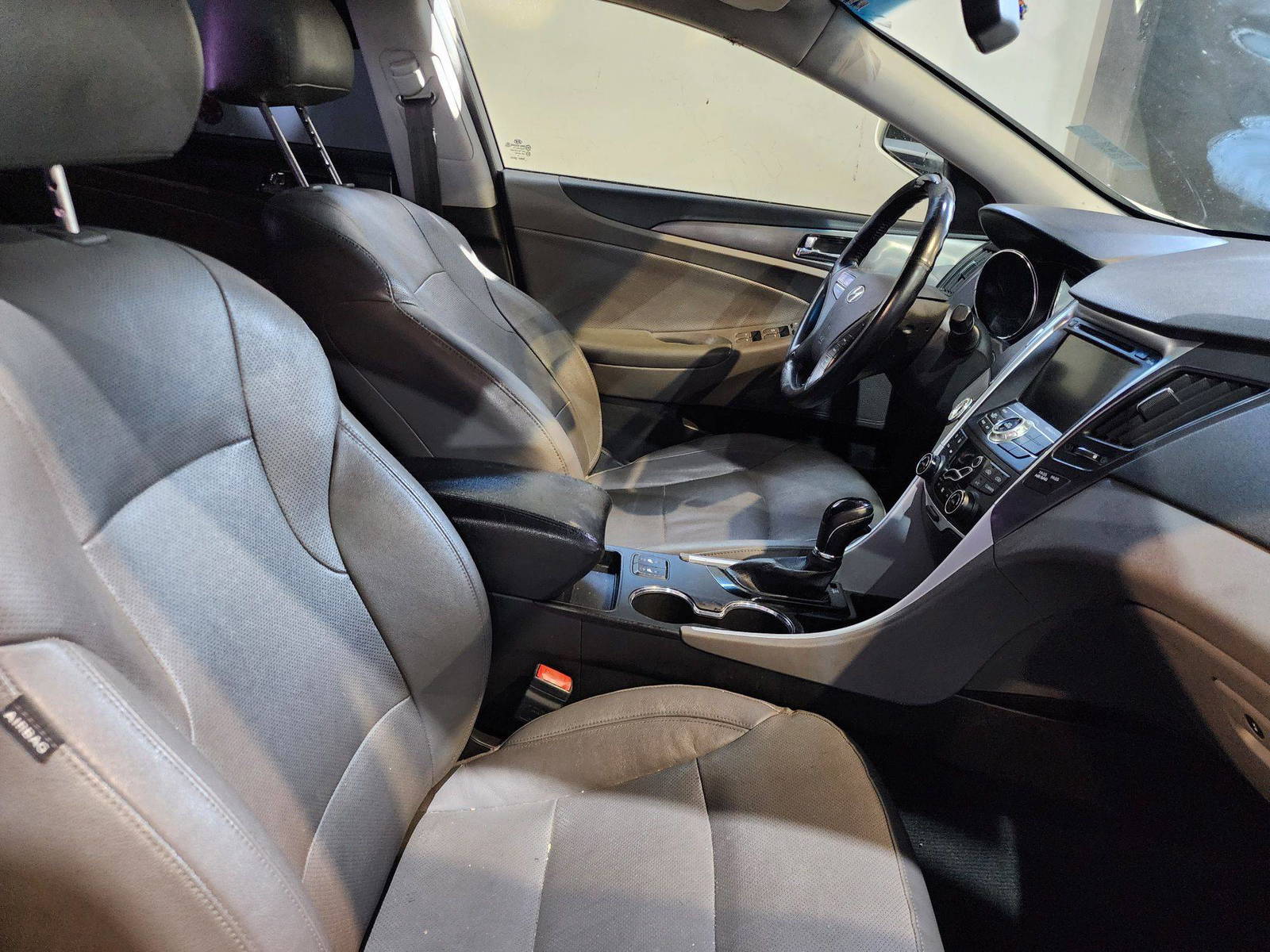 2014 HYUNDAI SONATA — 186799 Miles — Lot 107165 — Al Quoz - Marhaba Auctions Used Cars - Image 8