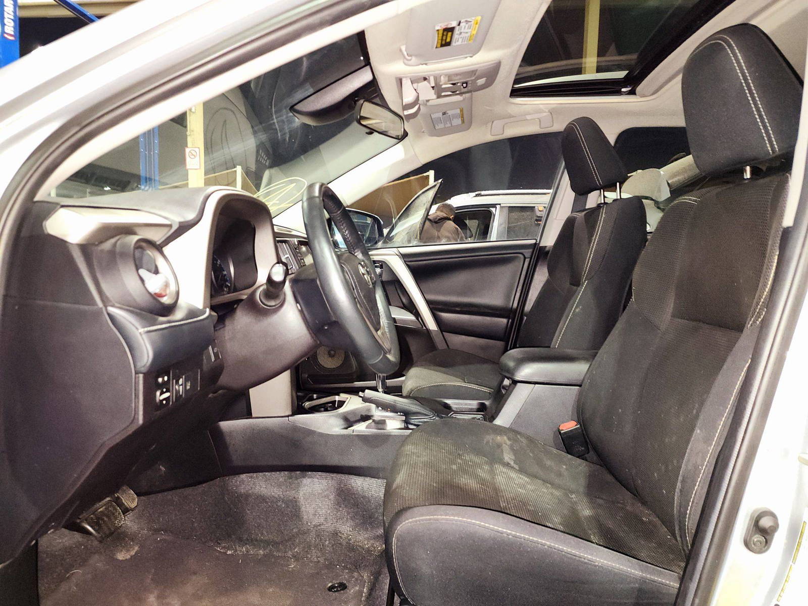 2018 TOYOTA RAV4 — 86894 Miles — Lot 78082834 — Souq - Marhaba Auctions Used Cars - Image 9