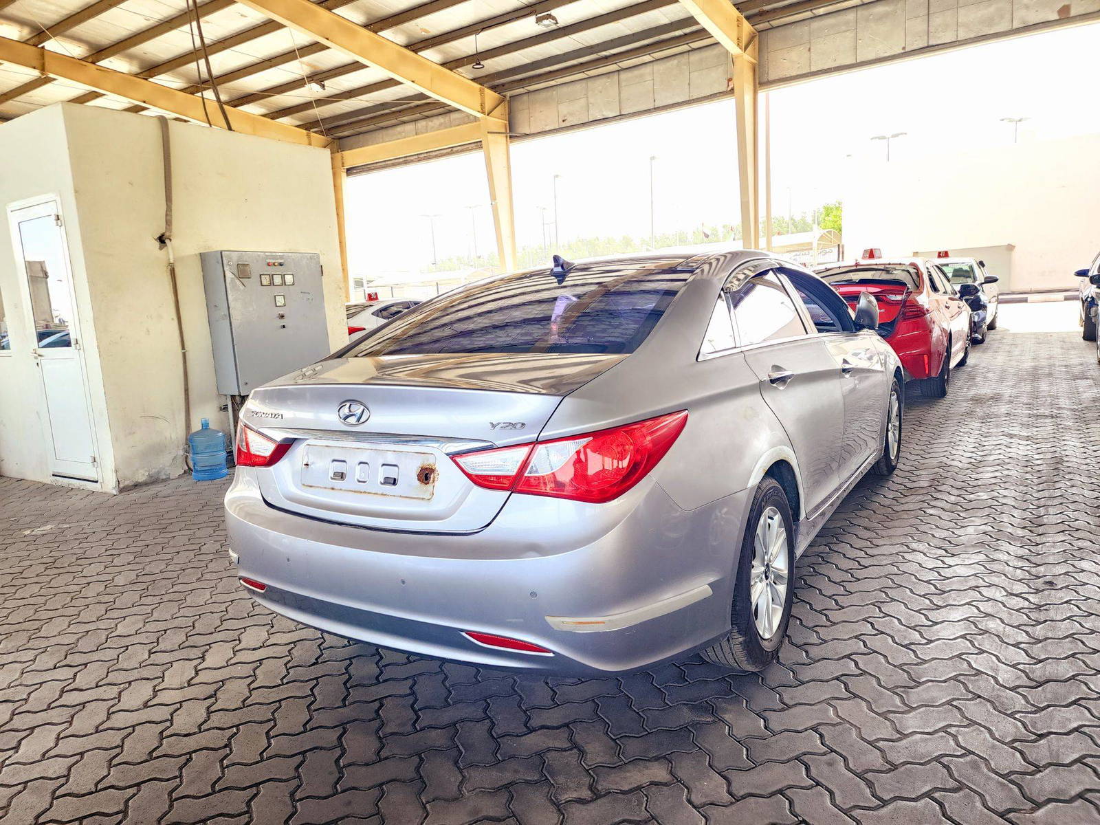 2010 HYUNDAI SONATA — 207430 KM — Lot 053379 — Souq - Marhaba Auctions Used Cars - Image 3