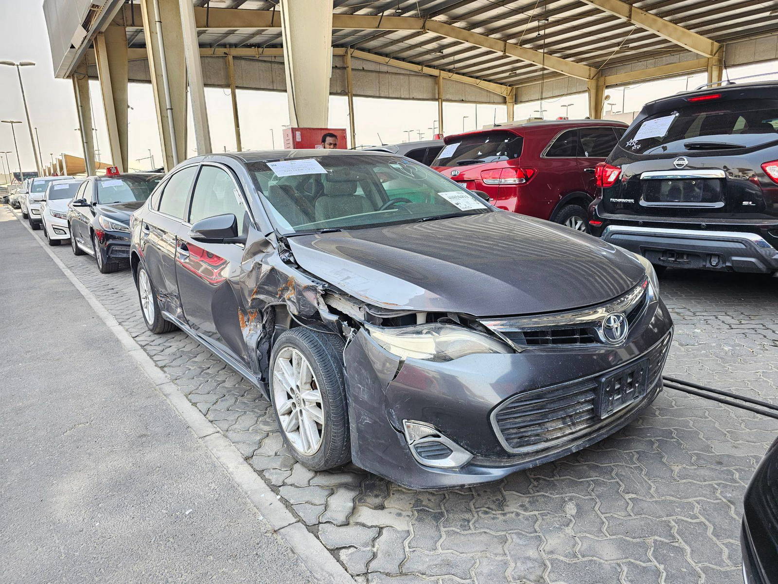 2014 TOYOTA AVALON — 145712 Miles — Lot 4EU108569 — Souq - Marhaba Auctions Used Cars - Image 4