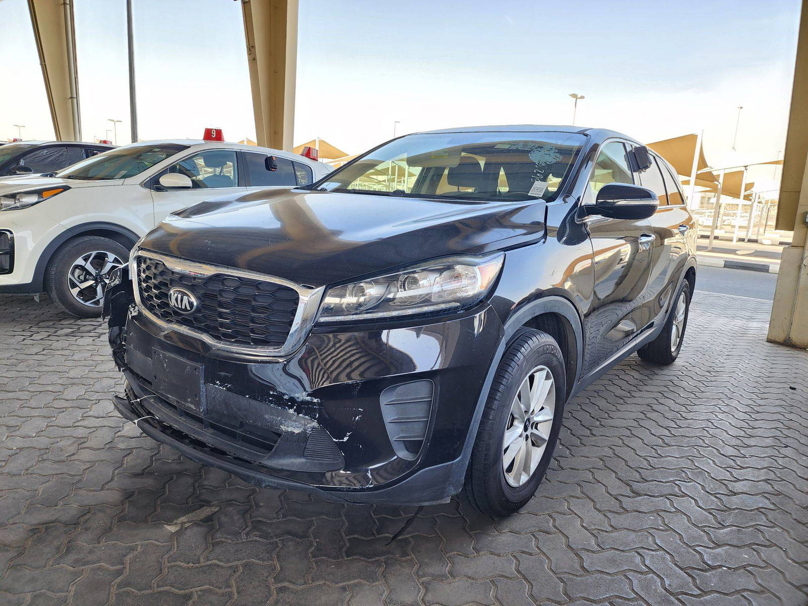 2019 KIA SORENTO — 140415 Miles — Lot 56282134 — Souq - Marhaba Auctions Used Cars - Image 4