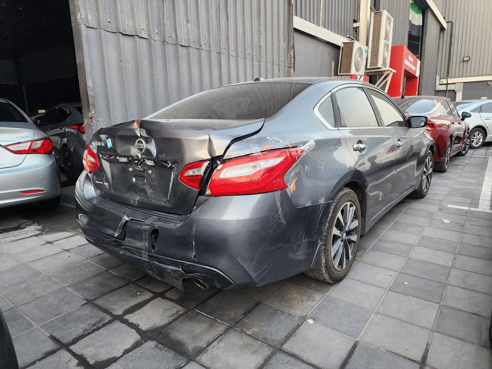 2016 NISSAN ALTIMA — 185709 KM — Lot 43078715 — Al Quoz - Marhaba Auctions Used Cars - Image 4