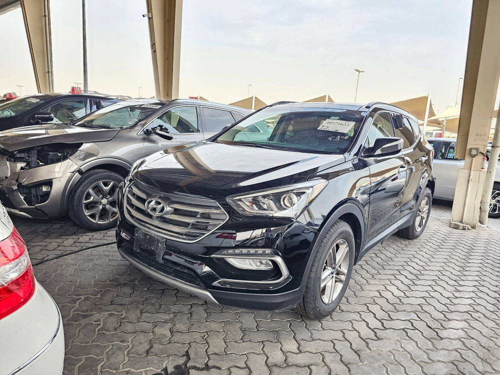 2017 HYUNDAI SANTA FE — 147932 Miles — Lot LB6HG387045 — Souq - Marhaba Auctions Used Cars - Image 4