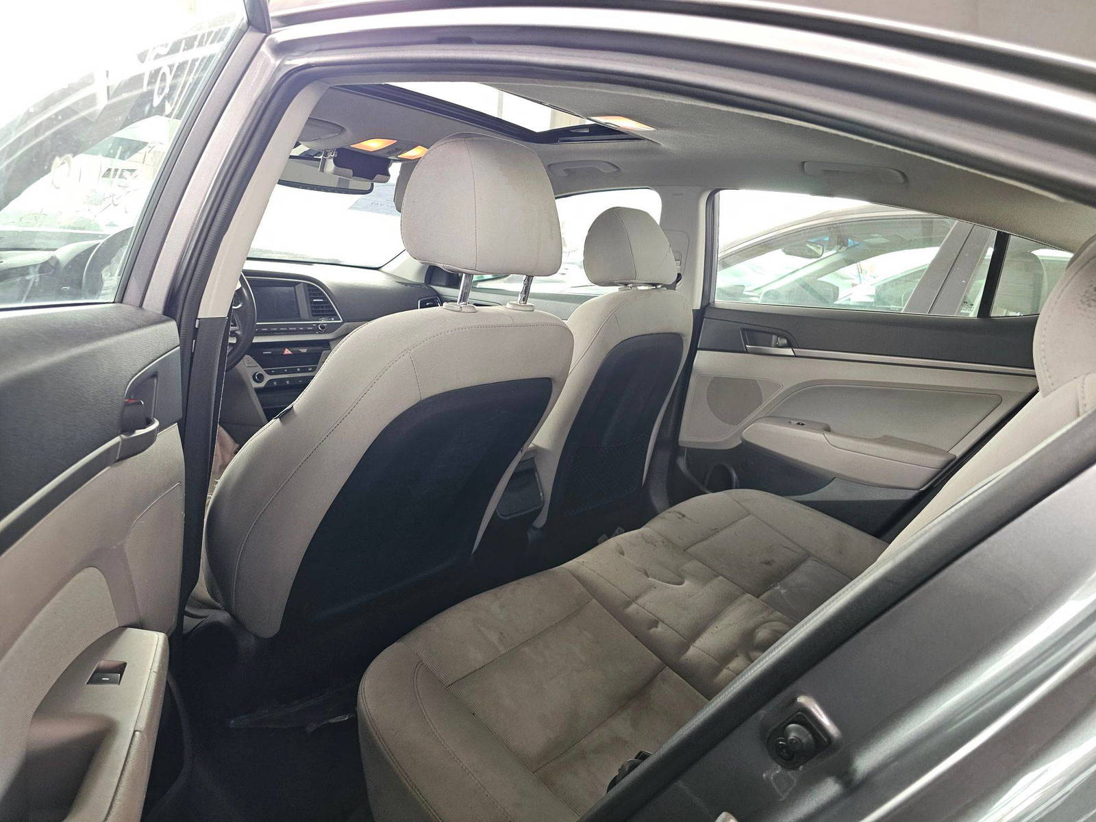2018 HYUNDAI ELANTRA — 165702 Miles — Lot 1265042 — Souq - Marhaba Auctions Used Cars - Image 7