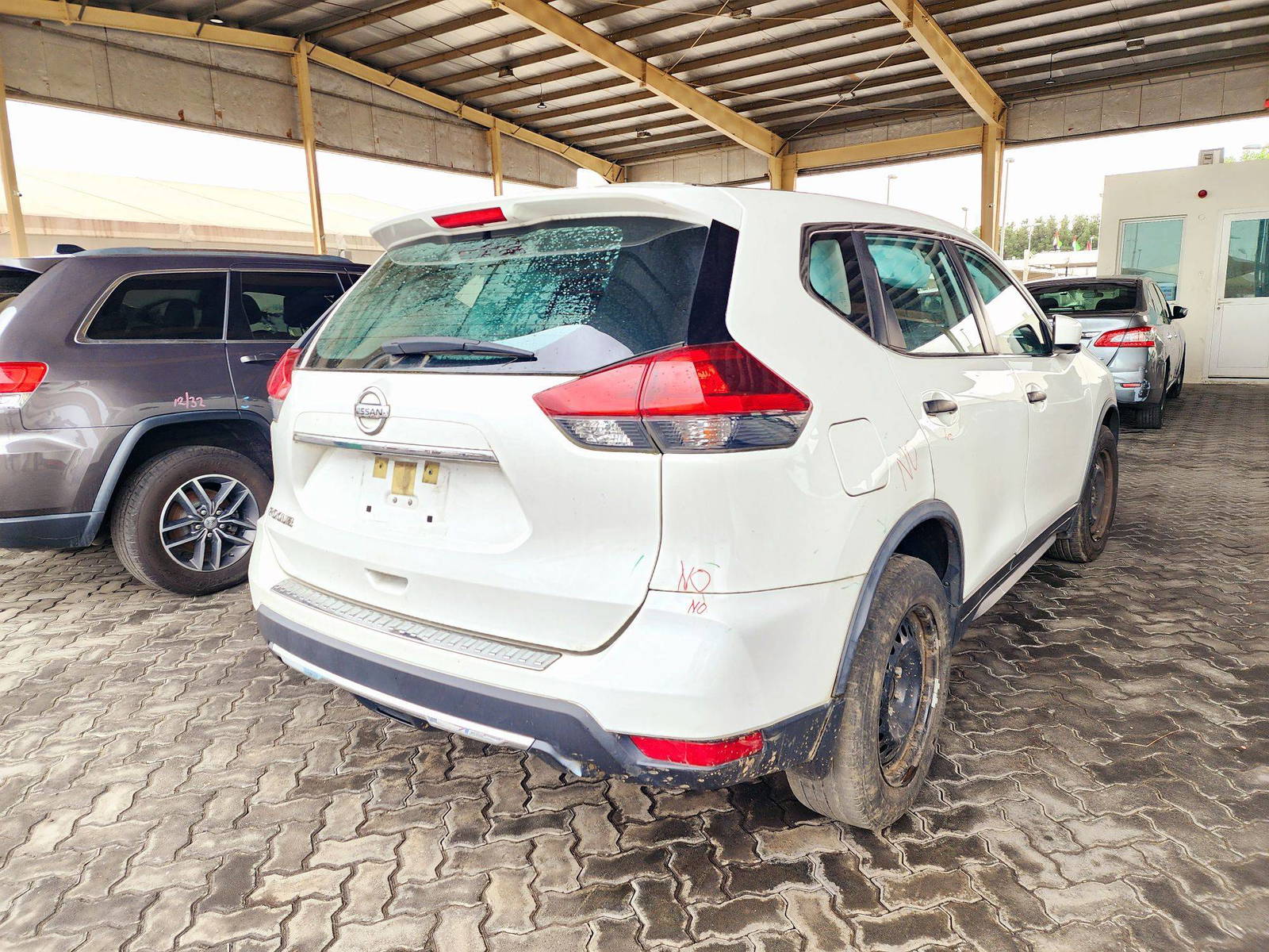 2018 NISSAN ROGUE — 86922 Miles — Lot 40085720 — Main - Marhaba Auctions Used Cars - Image 3