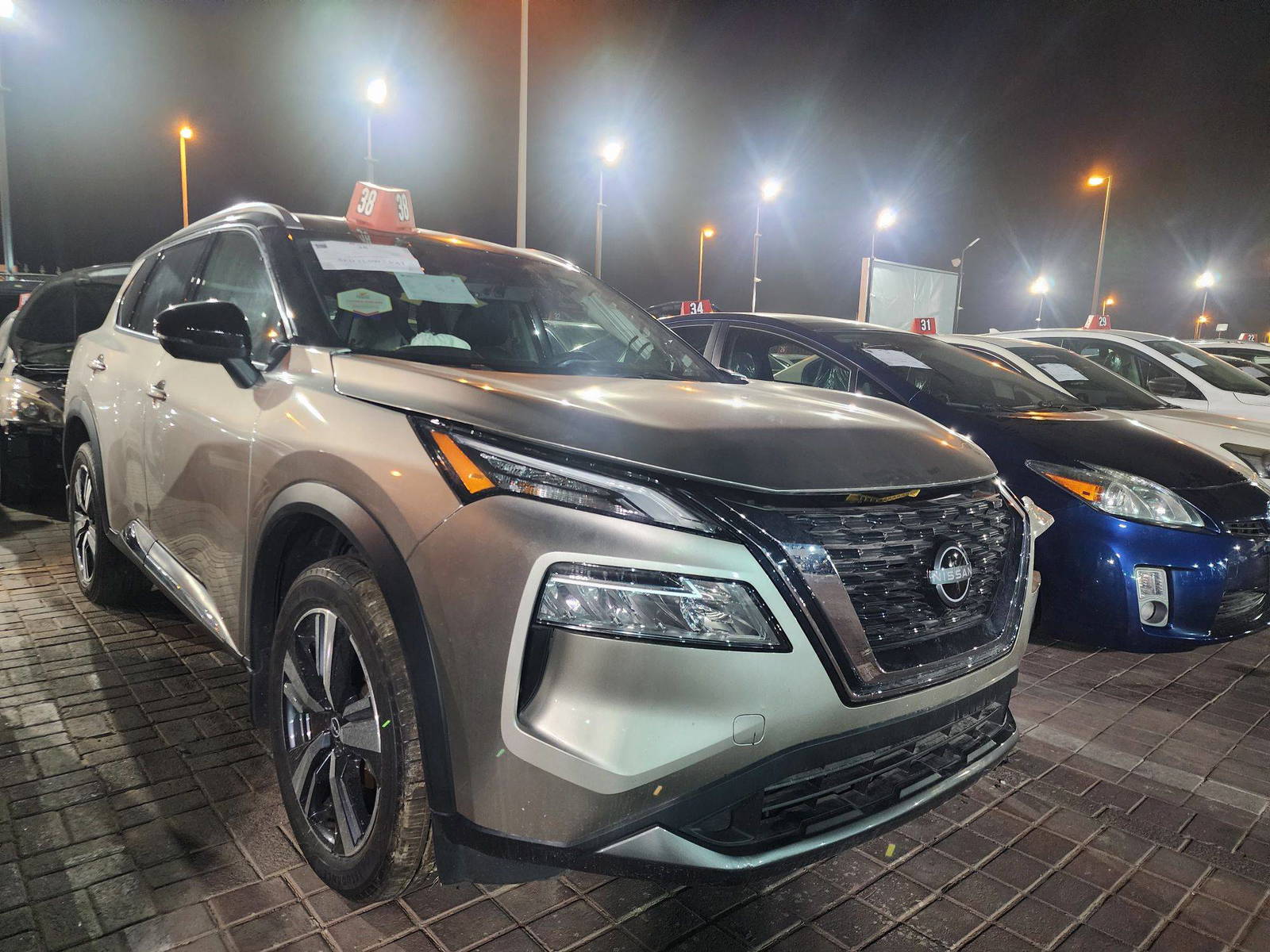 NISSAN ROGUE 2023 view 2