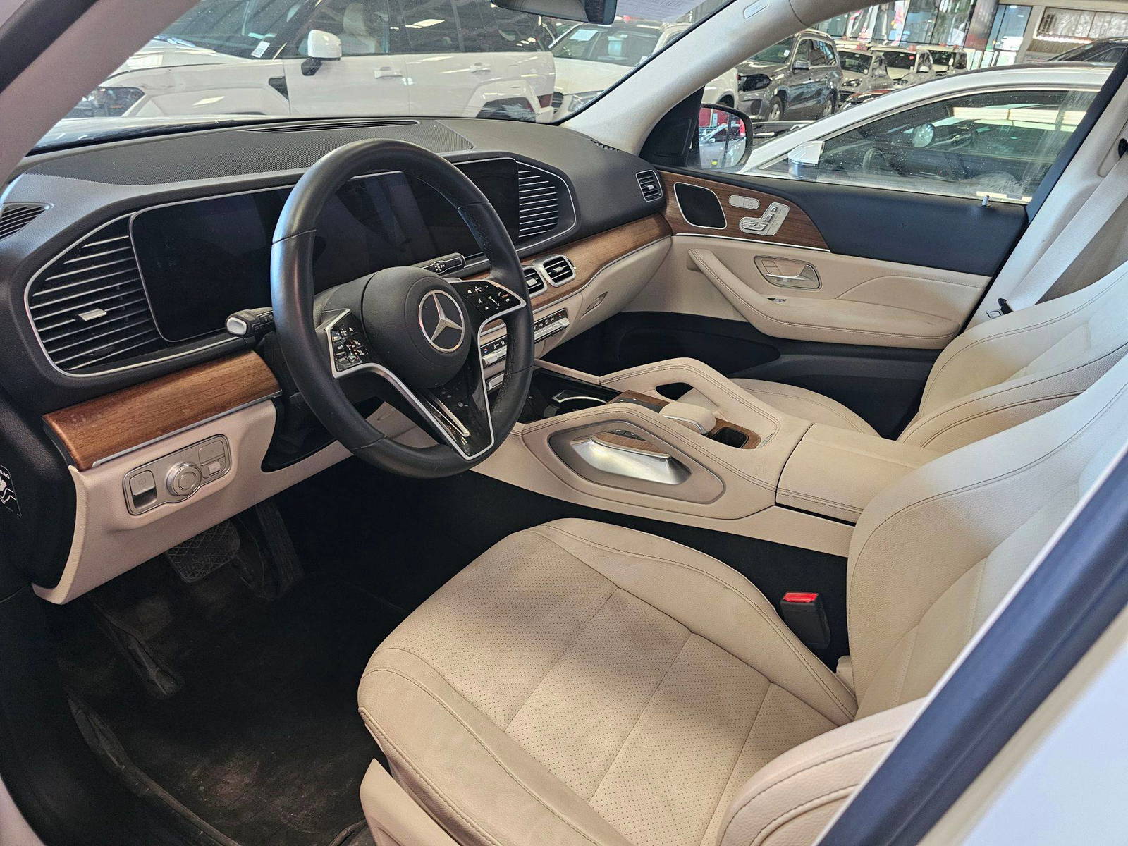 2025 MERCEDES BENZ GLE 350 — 2092 Miles — Lot 9SB285269 — Main - Marhaba Auctions Used Cars - Image 8