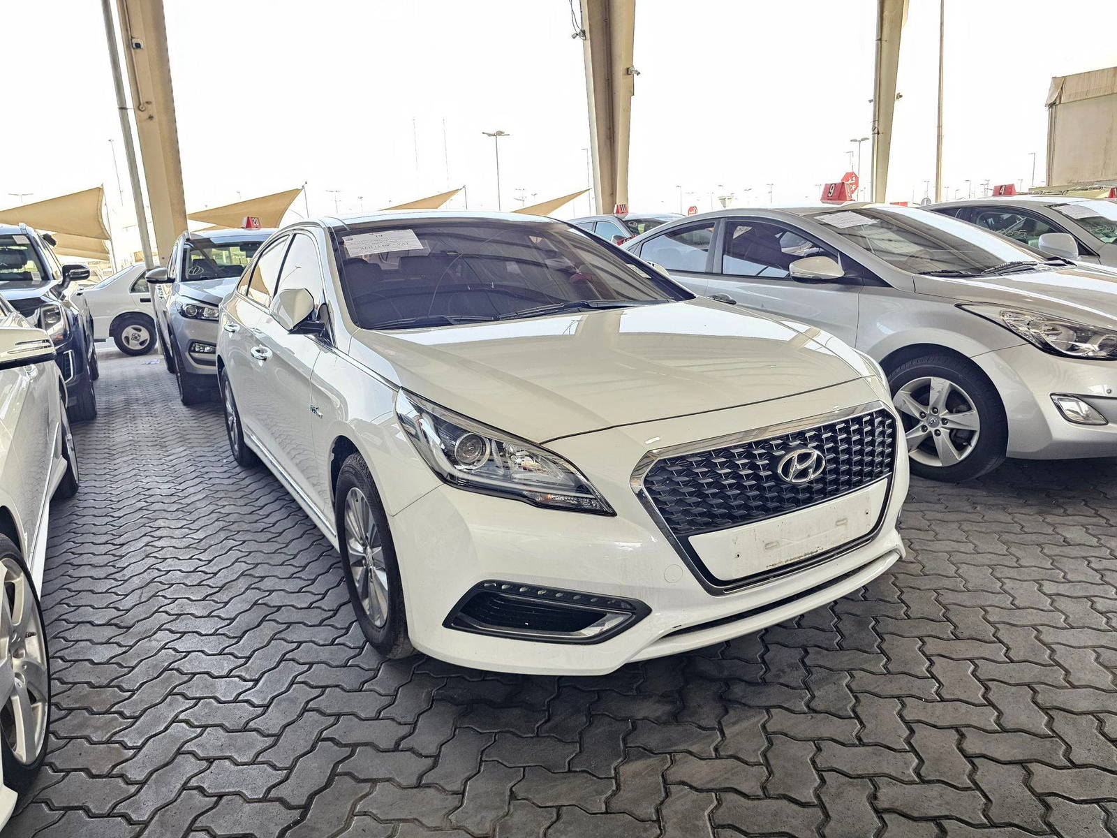 2017 HYUNDAI SONATA — 210753 KM — Lot 61128 — Souq - Marhaba Auctions Used Cars - Image 4