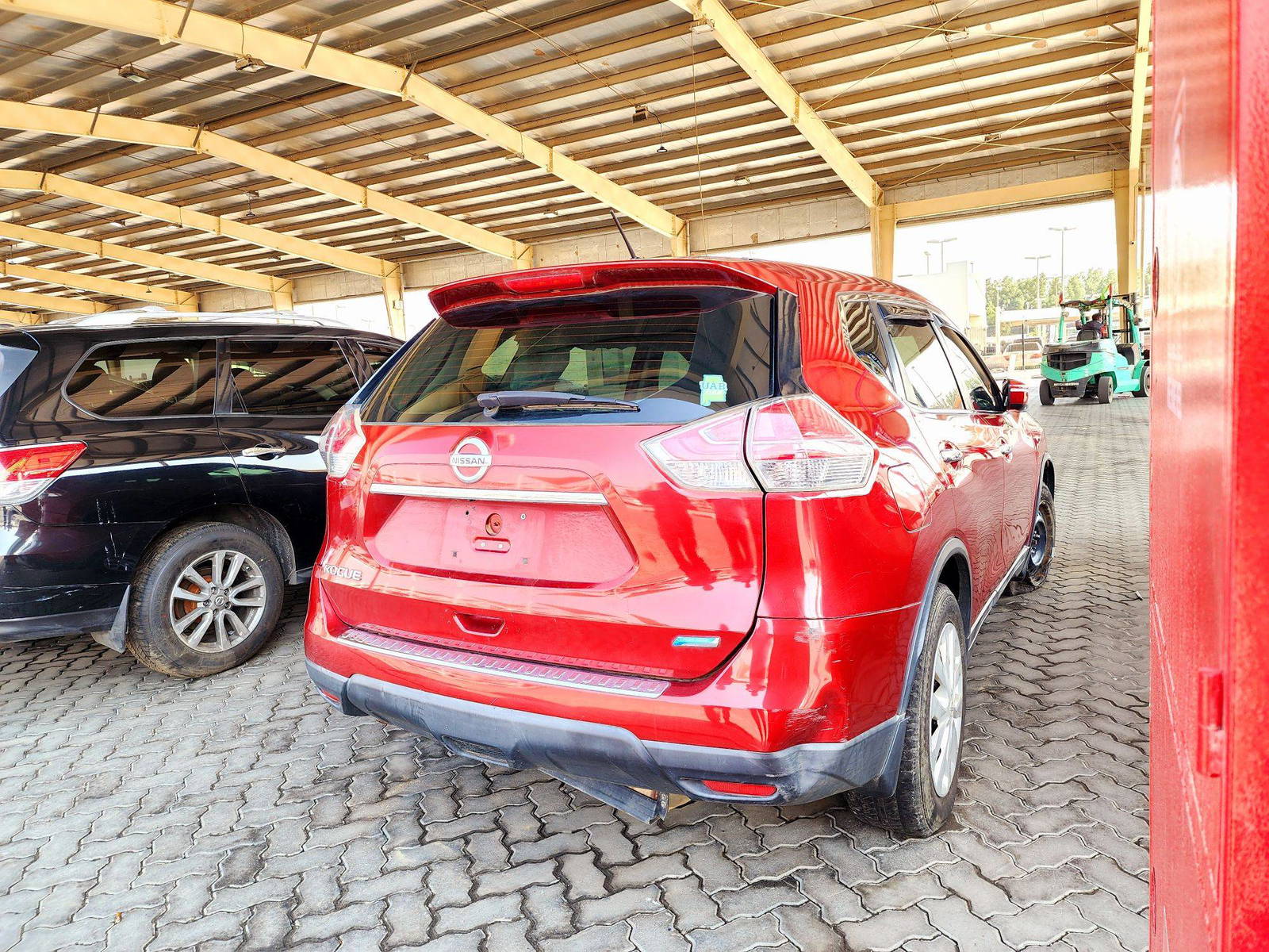 2014 NISSAN ROGUE — 178719 Miles — Lot T8EC833297 — Souq - Marhaba Auctions Used Cars - Image 3