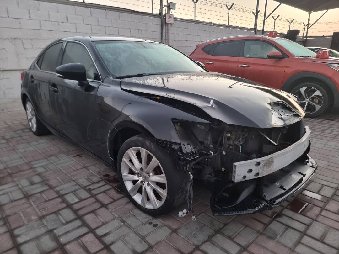 2014 LEXUS IS 250 — 185772 Miles — Lot 000493 — Souq - Marhaba Auctions Used Cars - Image 5
