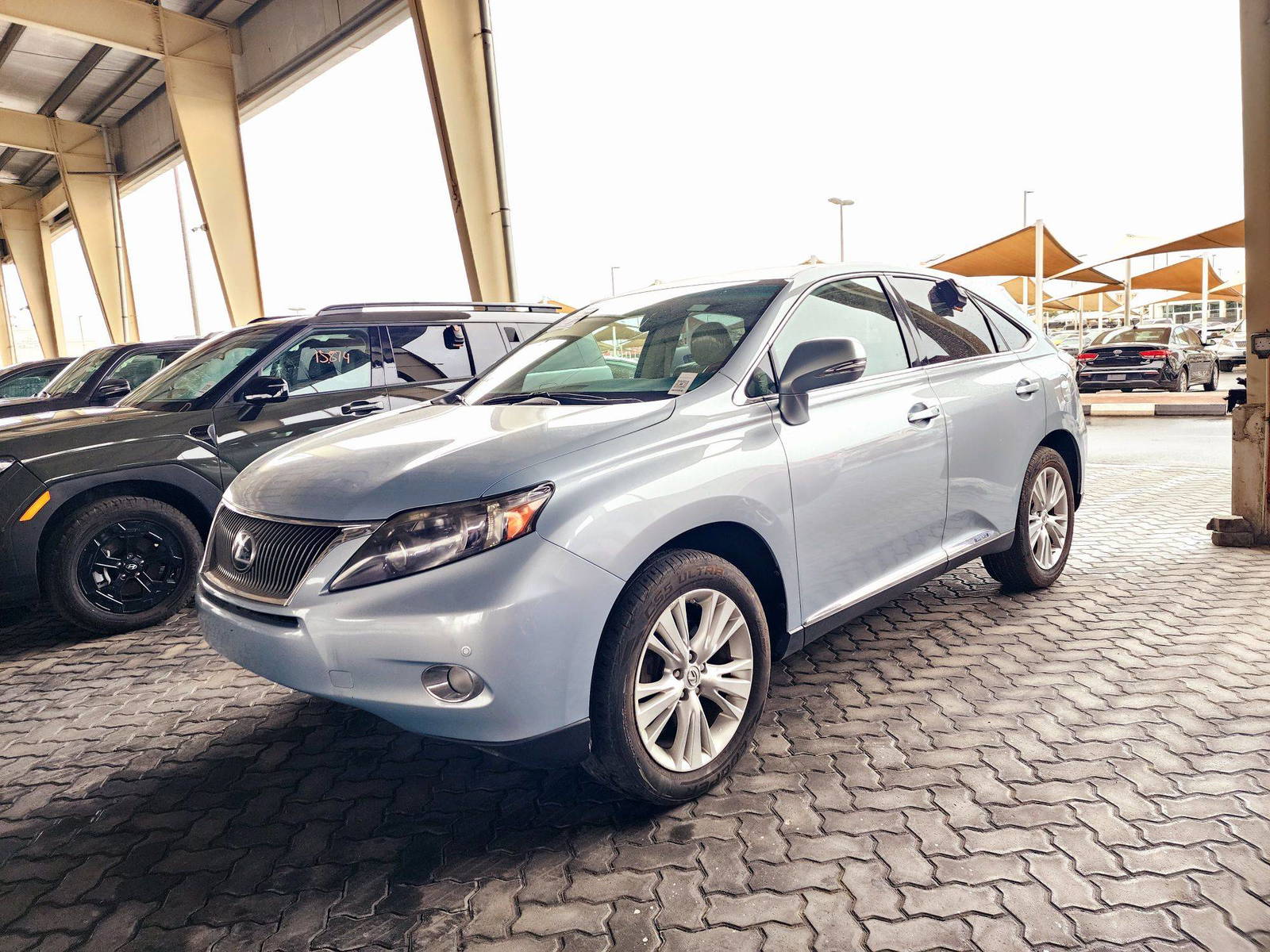 2011 LEXUS RX 450H — 282550 Miles — Lot 2404493 — Souq - Marhaba Auctions Used Cars - Image 4