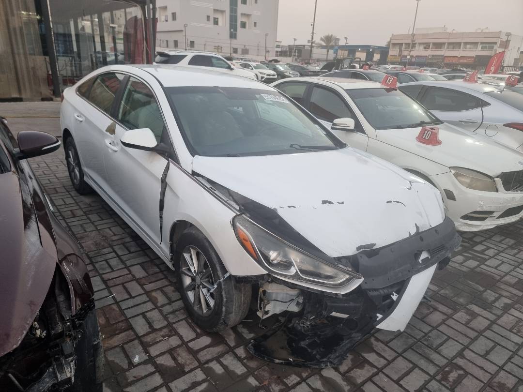 2018 HYUNDAI SONATA — 108532 Miles — Lot JH678342 — Ind. 12 - Marhaba Auctions Used Cars - Image 4