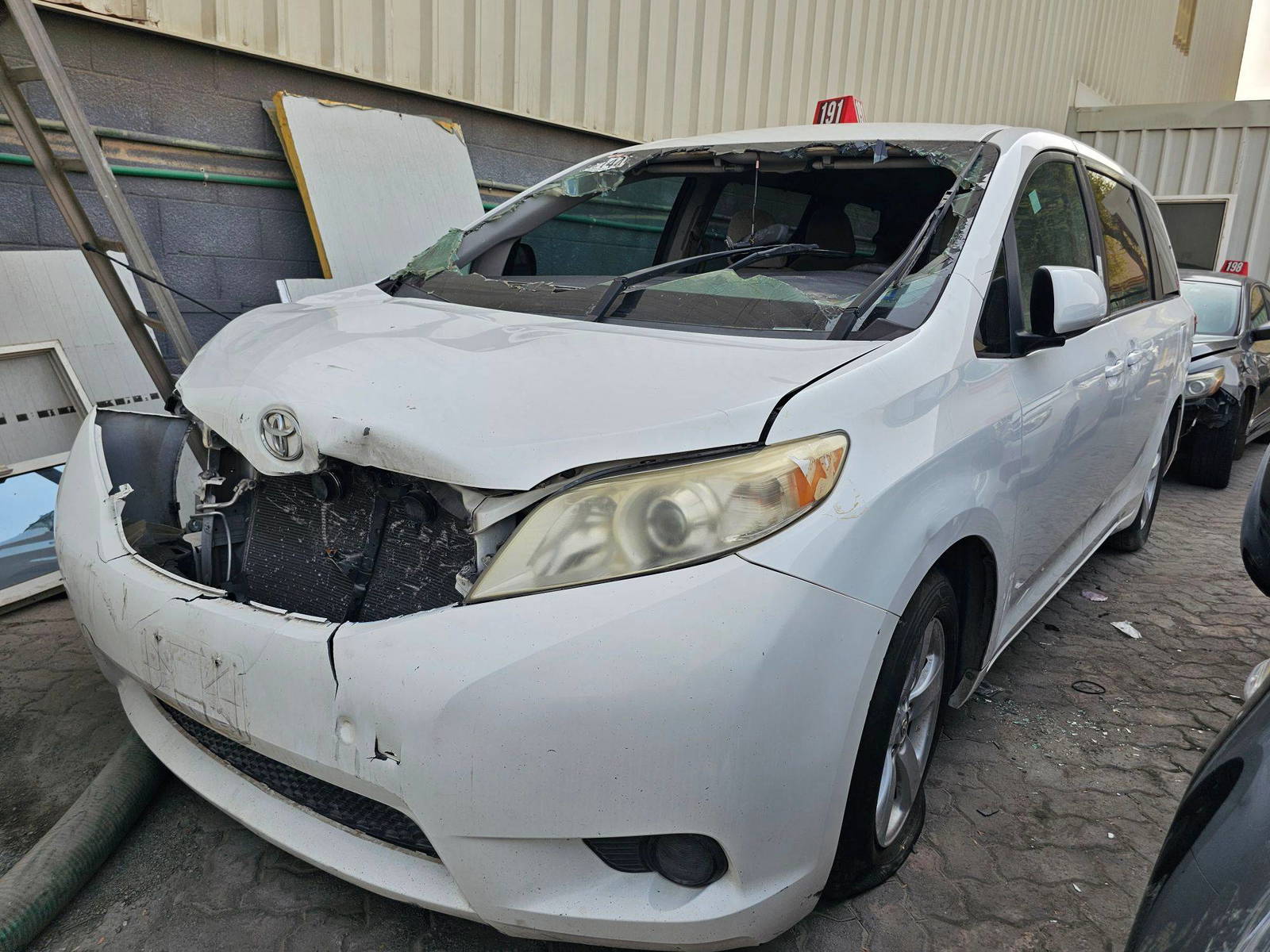 TOYOTA SIENNA 2017 - Marhaba Auction Used Cars - Image 4