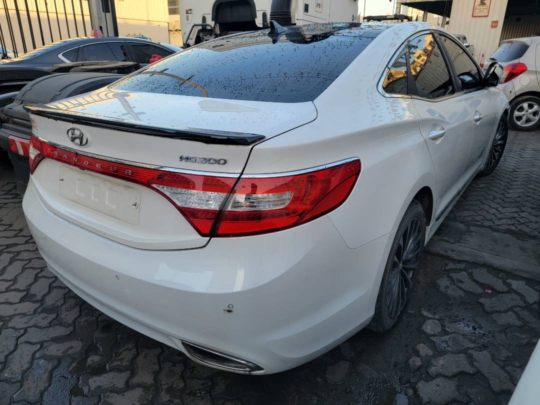 2013 HYUNDAI GRANDEUR — 302765 KM — Lot 236710 — Main - Marhaba Auctions Used Cars - Image 3