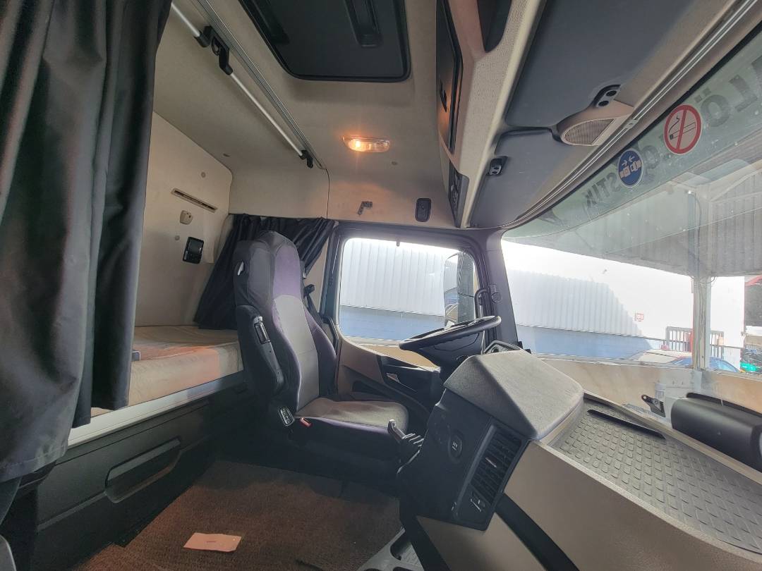 MERCEDES BENZ ACTROS 1843 2014 - Marhaba Auction Used Cars - Image 9