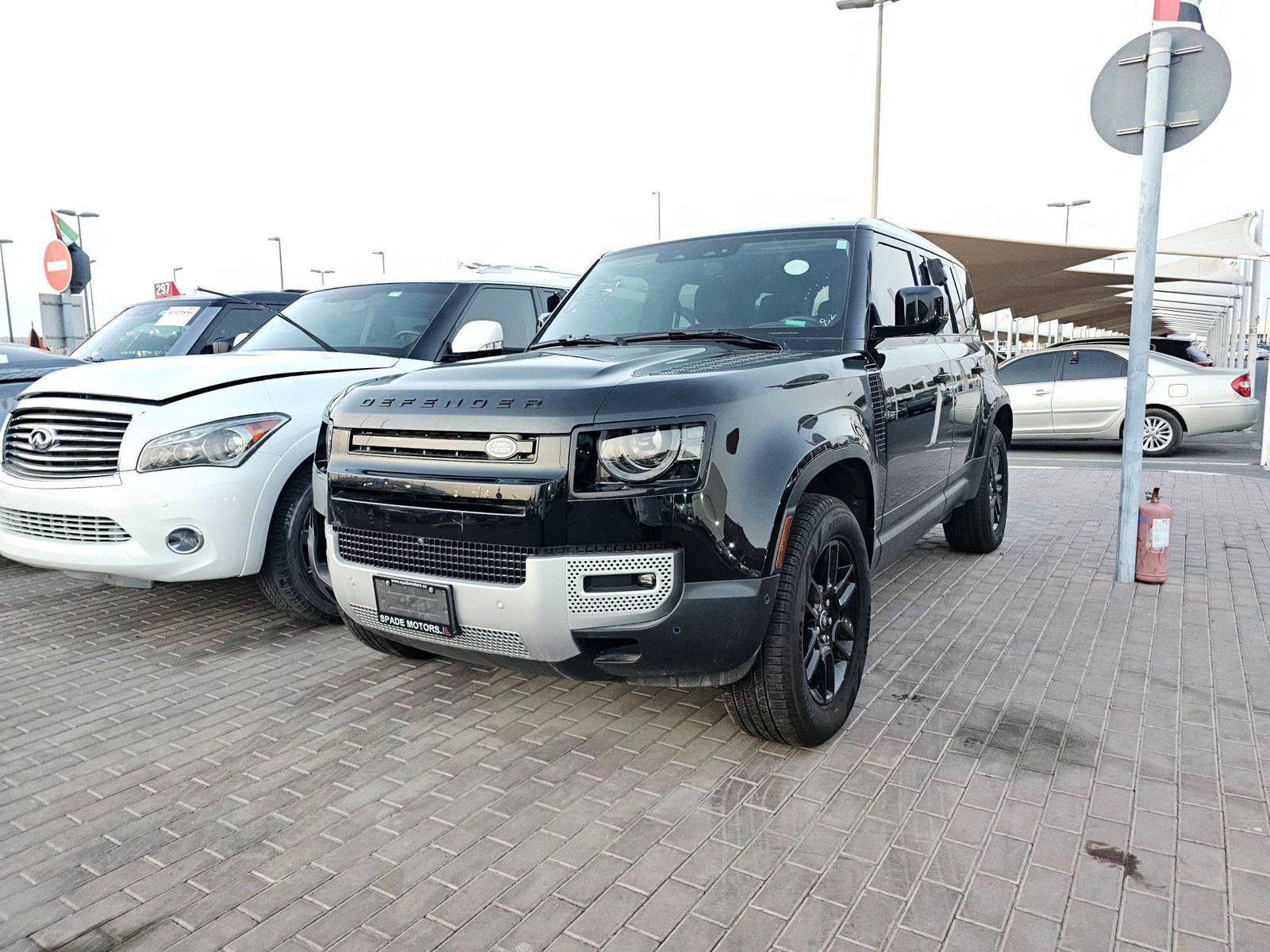 2024 LAND ROVER DEFENDER 110 S — 26899 KM — Lot R2276057 — Souq - Marhaba Auctions Used Cars - Image 8