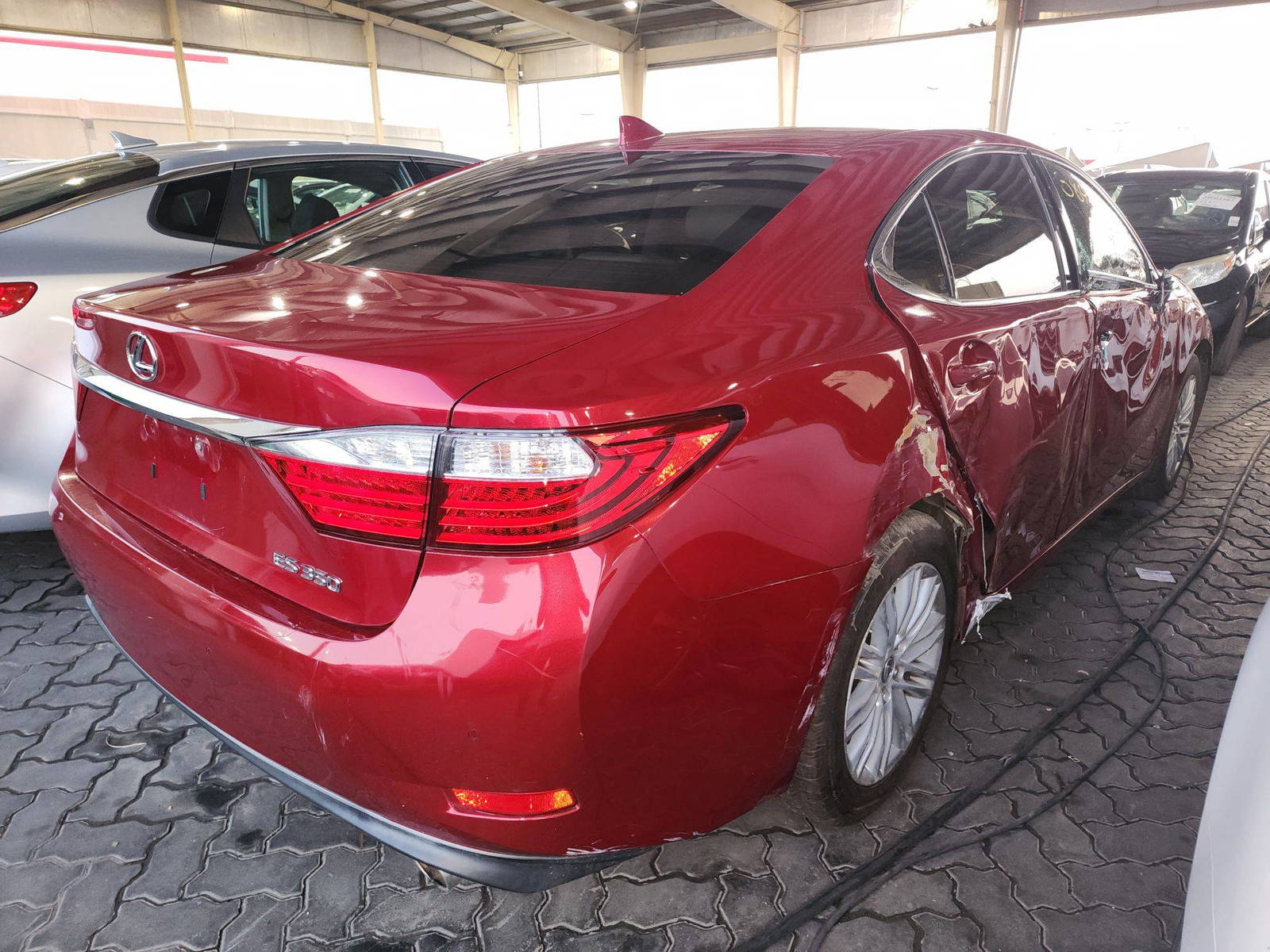 2015 LEXUS ES 350 — 163372 Miles — Lot 38904631 — Souq - Marhaba Auctions Used Cars - Image 4