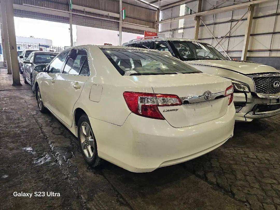 TOYOTA CAMRY