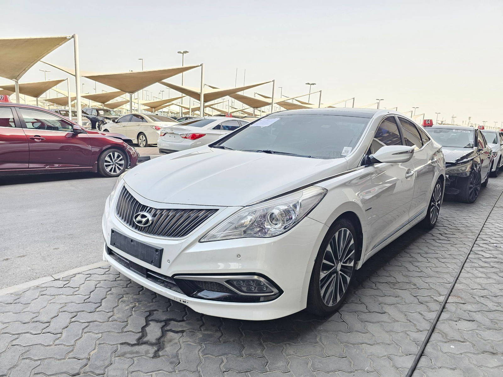 2012 HYUNDAI GRANDEUR — 219526 KM — Lot CA218125 — Souq - Marhaba Auctions Used Cars - Image 3