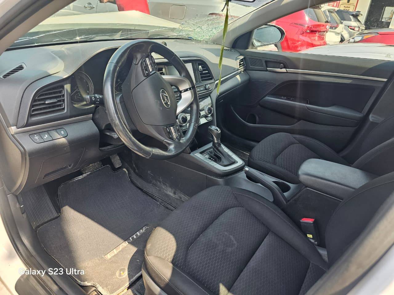 2019 HYUNDAI ELANTRA — 84926 KM — Lot 12346351 — Main - Marhaba Auctions Used Cars - Image 8