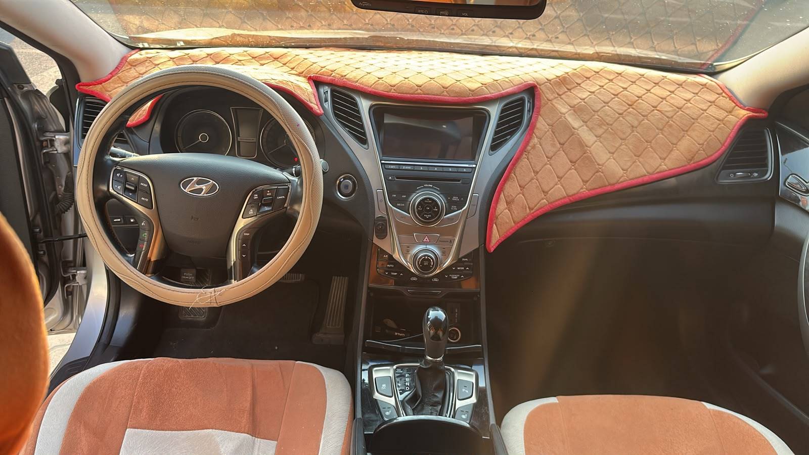 2012 HYUNDAI GRANDEUR — 238845 KM — Lot CA200644 — Souq - Marhaba Auctions Used Cars - Image 8