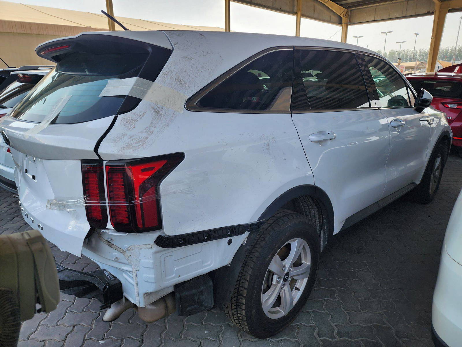 2021 KIA SORENTO — 68827 Miles — Lot 81413943 — Souq - Marhaba Auctions Used Cars - Image 4