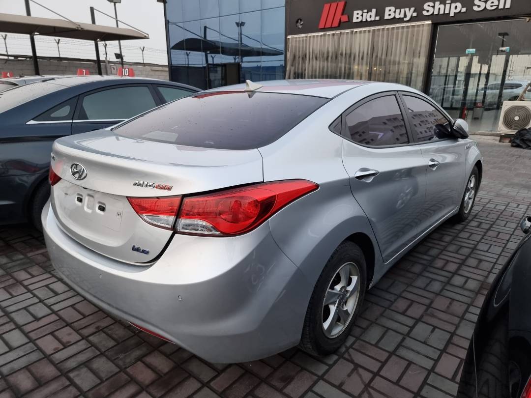 2012 HYUNDAI AVANTE — 118980 KM — Lot 217333 — Ind. 12 - Marhaba Auctions Used Cars - Image 4