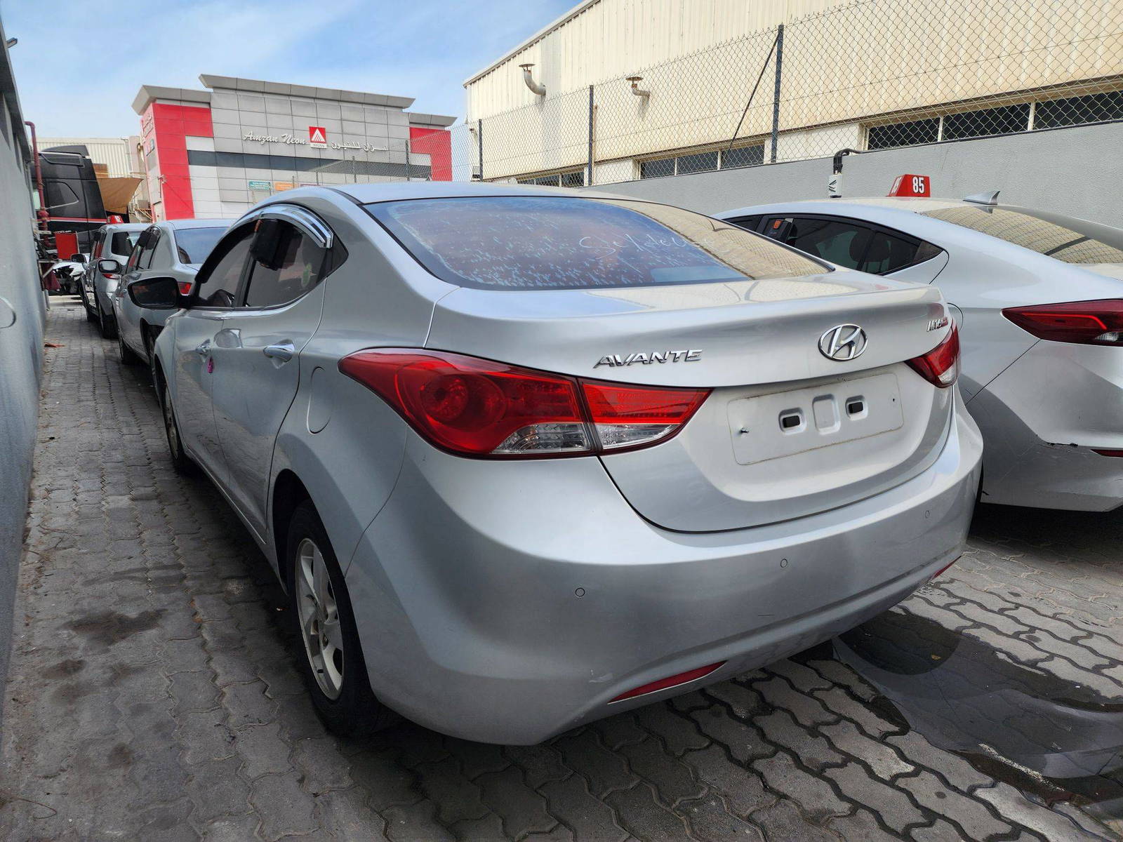 2011 HYUNDAI AVANTE — 186186 KM — Lot 029235 — Al Quoz - Marhaba Auctions Used Cars - Image 3