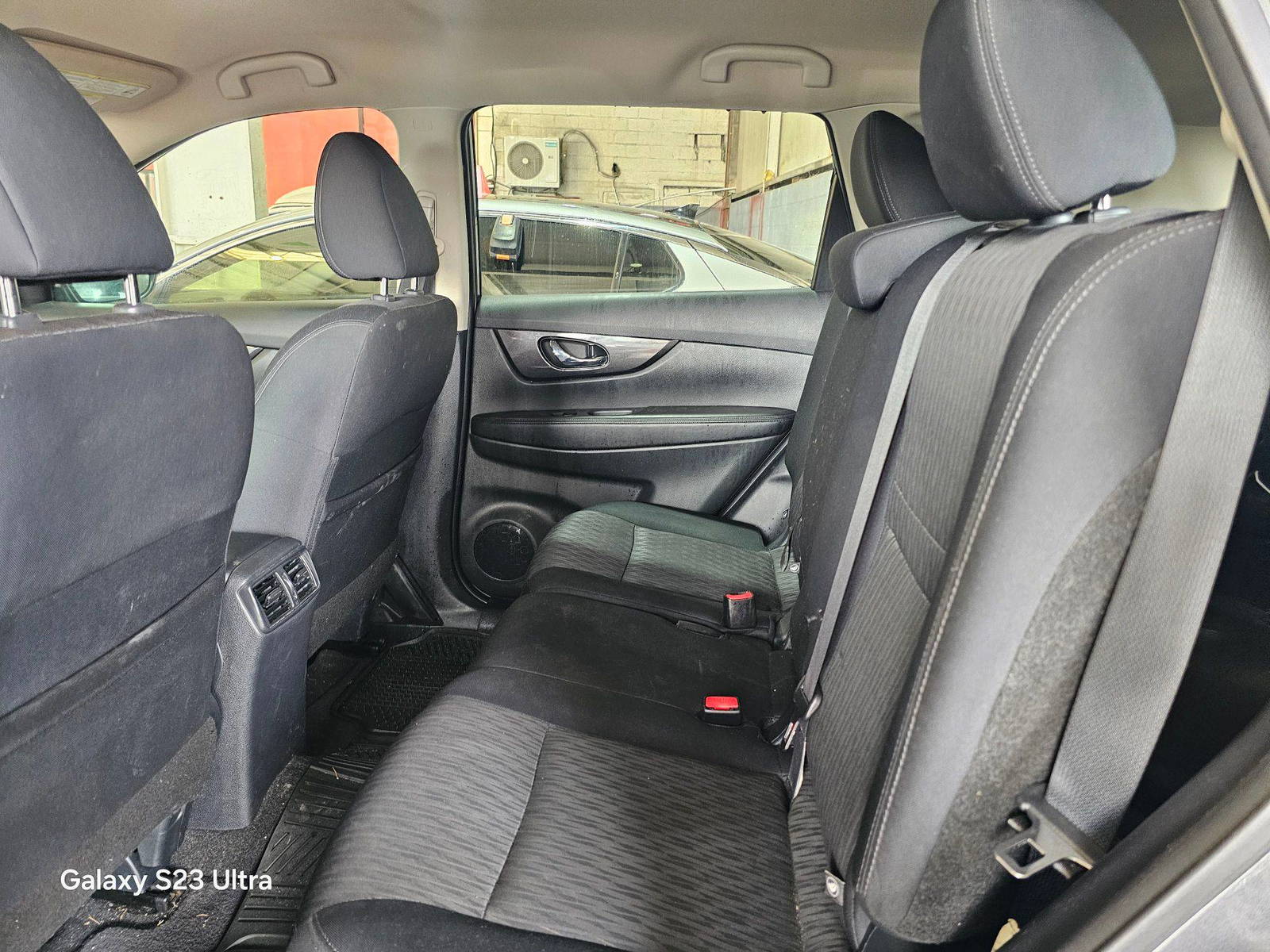 2018 NISSAN ROGUE — 156574 KM — Lot 60442215 — Main - Marhaba Auctions Used Cars - Image 9
