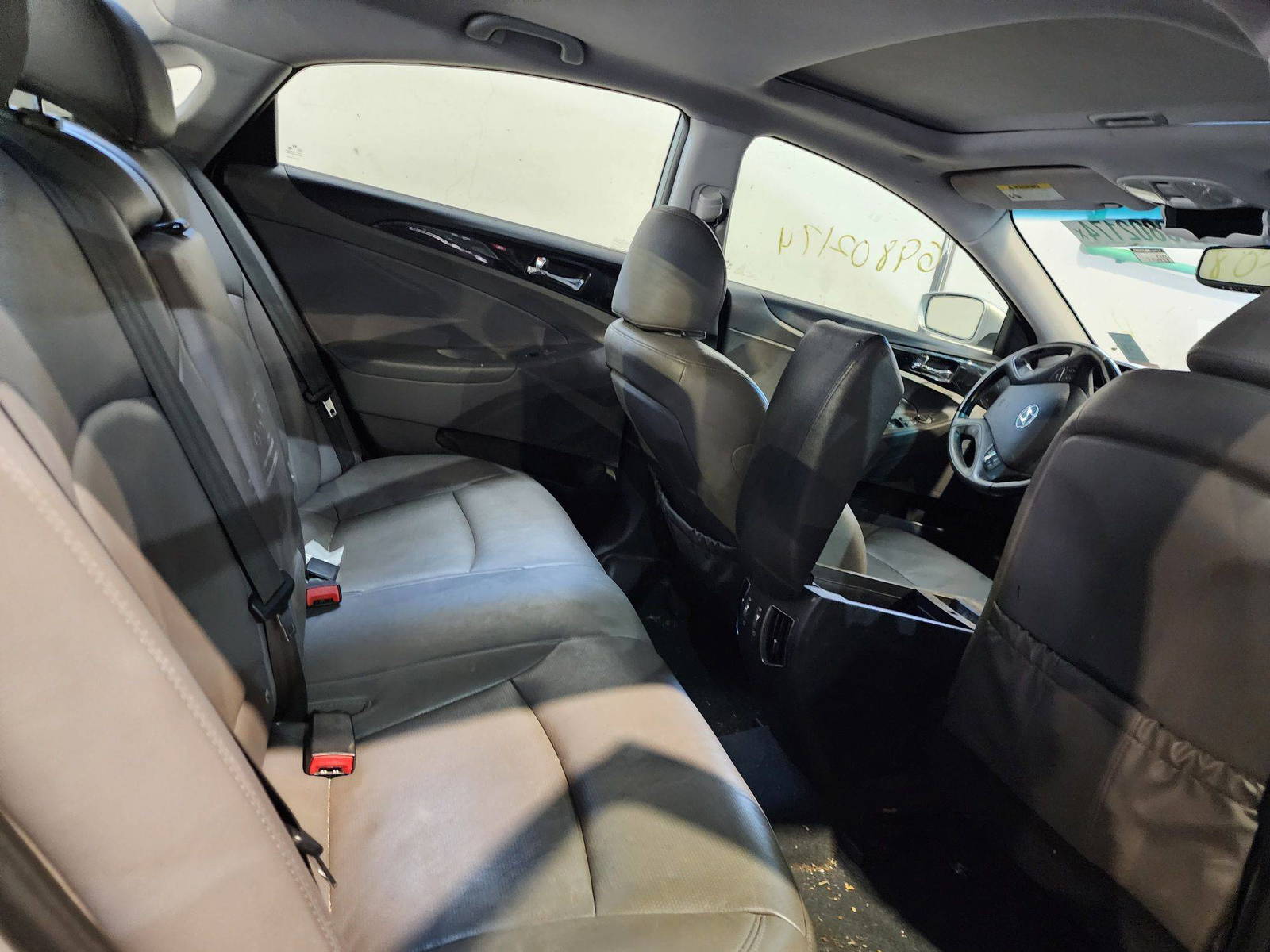 2011 HYUNDAI SONATA — 204945 Miles — Lot 69802174 — Al Quoz - Marhaba Auctions Used Cars - Image 7
