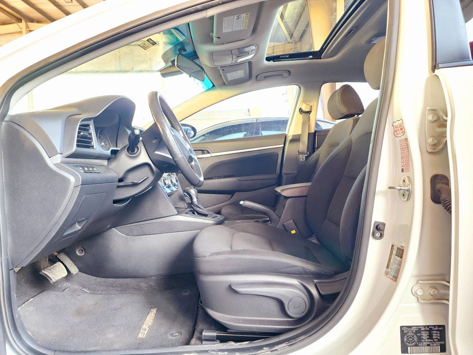 2020 HYUNDAI ELANTRA — 134699 KM — Lot 12094142 — Souq - Marhaba Auctions Used Cars - Image 9