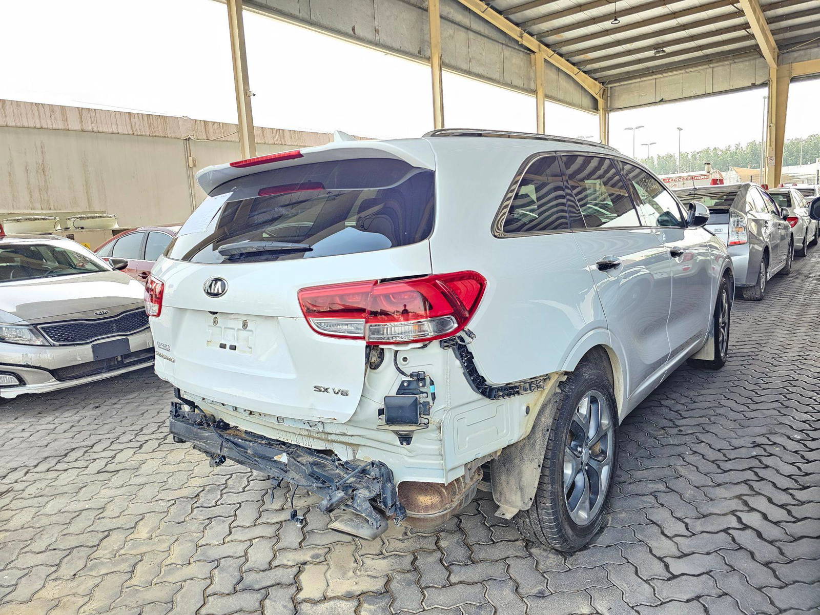 2017 KIA SORENTO — 57845 Miles — Lot 41586229 — Souq - Marhaba Auctions Used Cars - Image 4