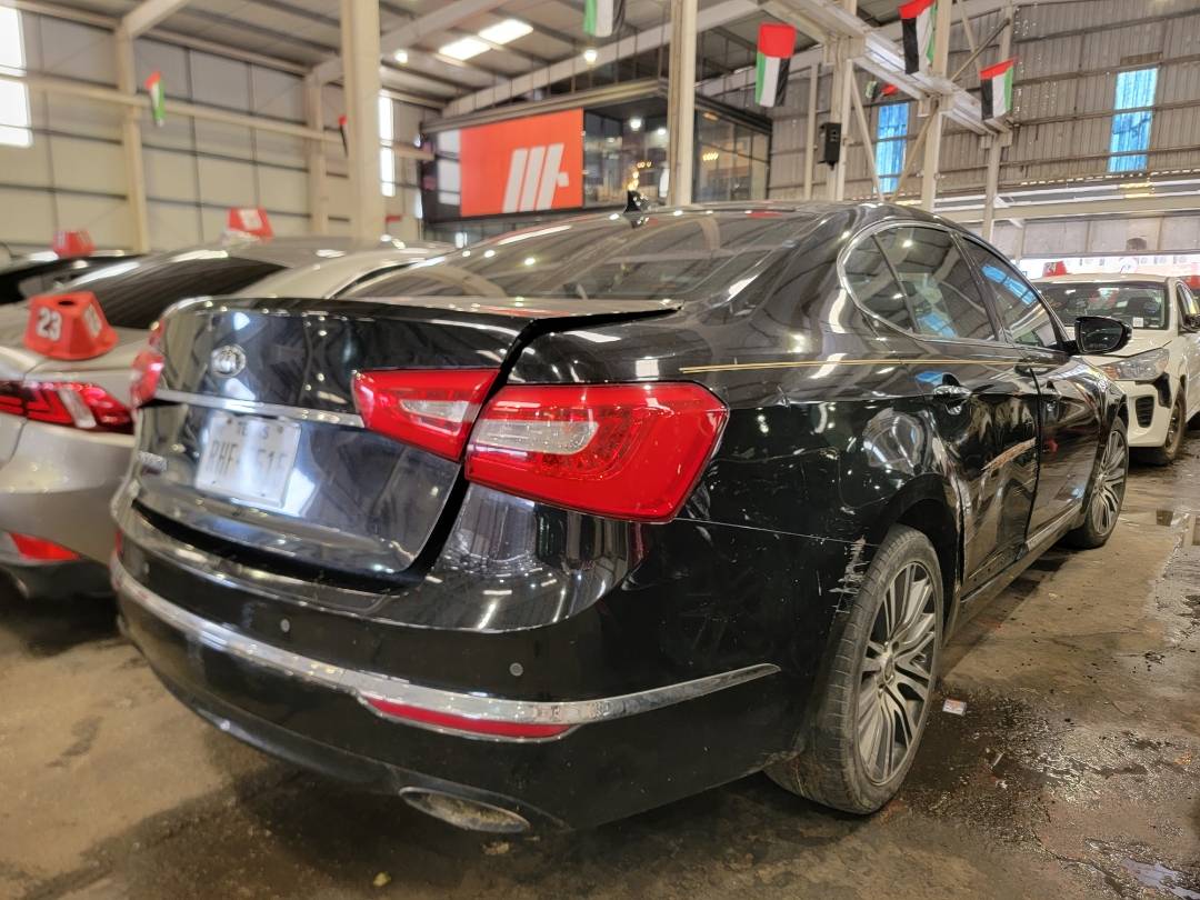 2014 KIA CADENZA — 170741 Miles — Lot 834089 — Souq - Marhaba Auctions Used Cars - Image 3