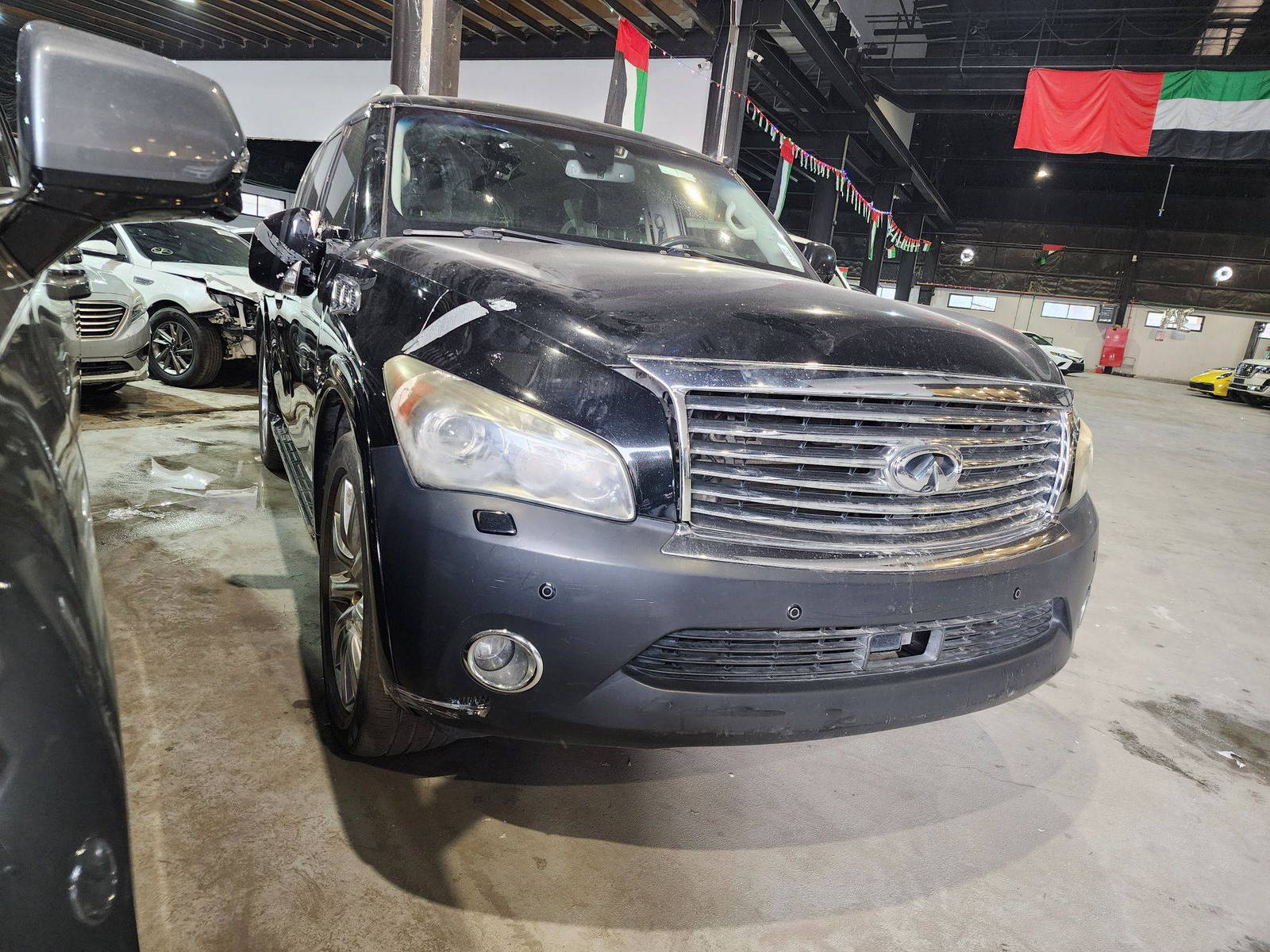 2014 INFINITI QX80 — 215717 Miles — Lot 555610 — Souq - Marhaba Auctions Used Cars - Image 4