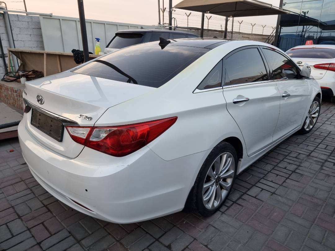 2011 HYUNDAI SONATA — 185987 KM — Lot 215487 — Ind. 12 - Marhaba Auctions Used Cars - Image 4