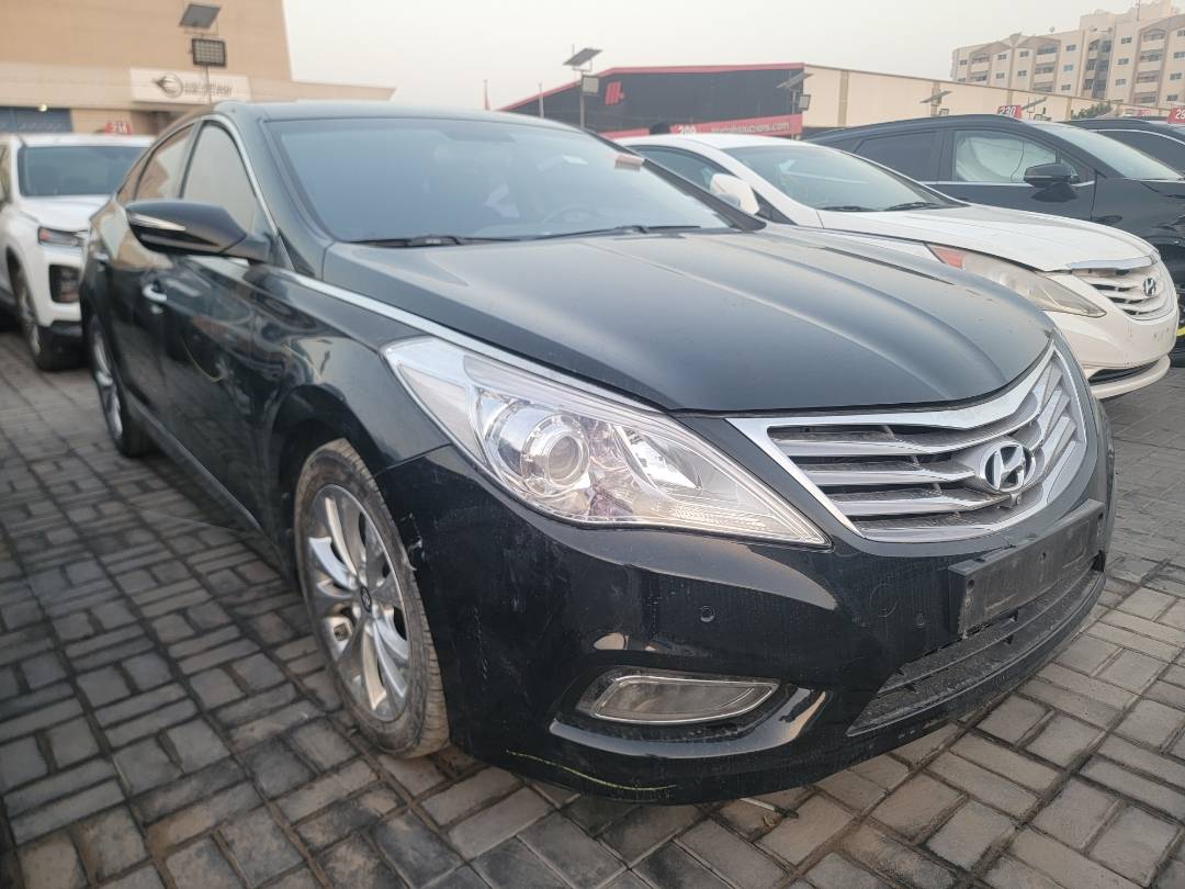 2011 HYUNDAI GRANDEUR — 112598 KM — Lot 052487 — Main - Marhaba Auctions Used Cars - Image 3
