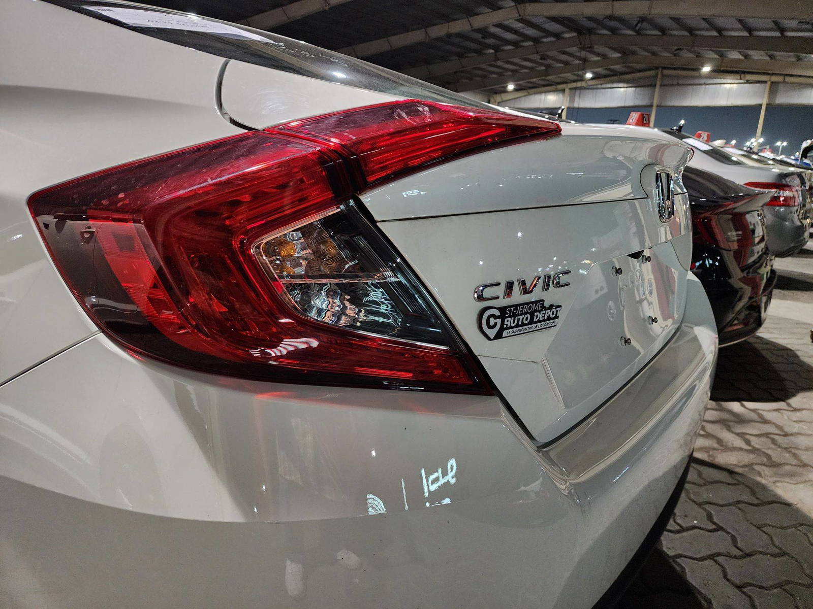 2017 HONDA CIVIC — 81497 KM — Lot 028023 — Souq - Marhaba Auctions Used Cars - Image 10