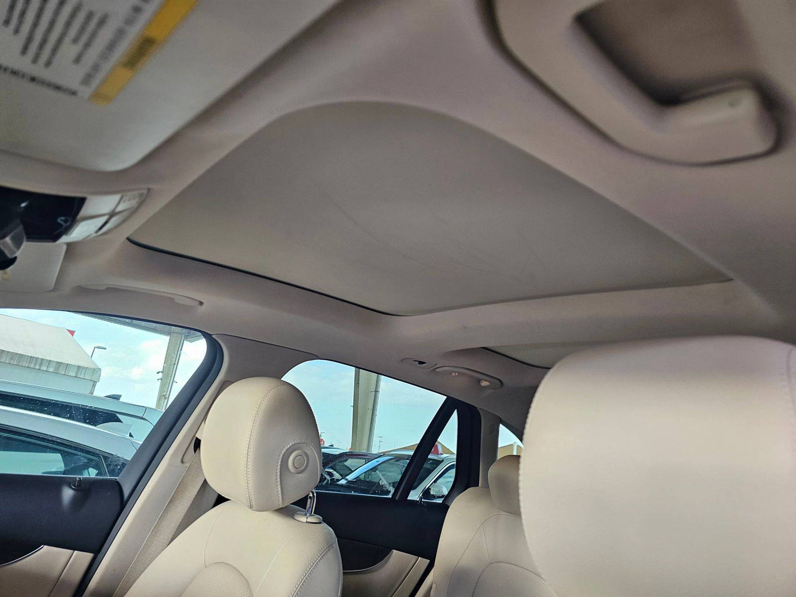 2019 MERCEDES BENZ GLC-300 — 88702 Miles — Lot B0KV158601 — Souq - Marhaba Auctions Used Cars - Image 6