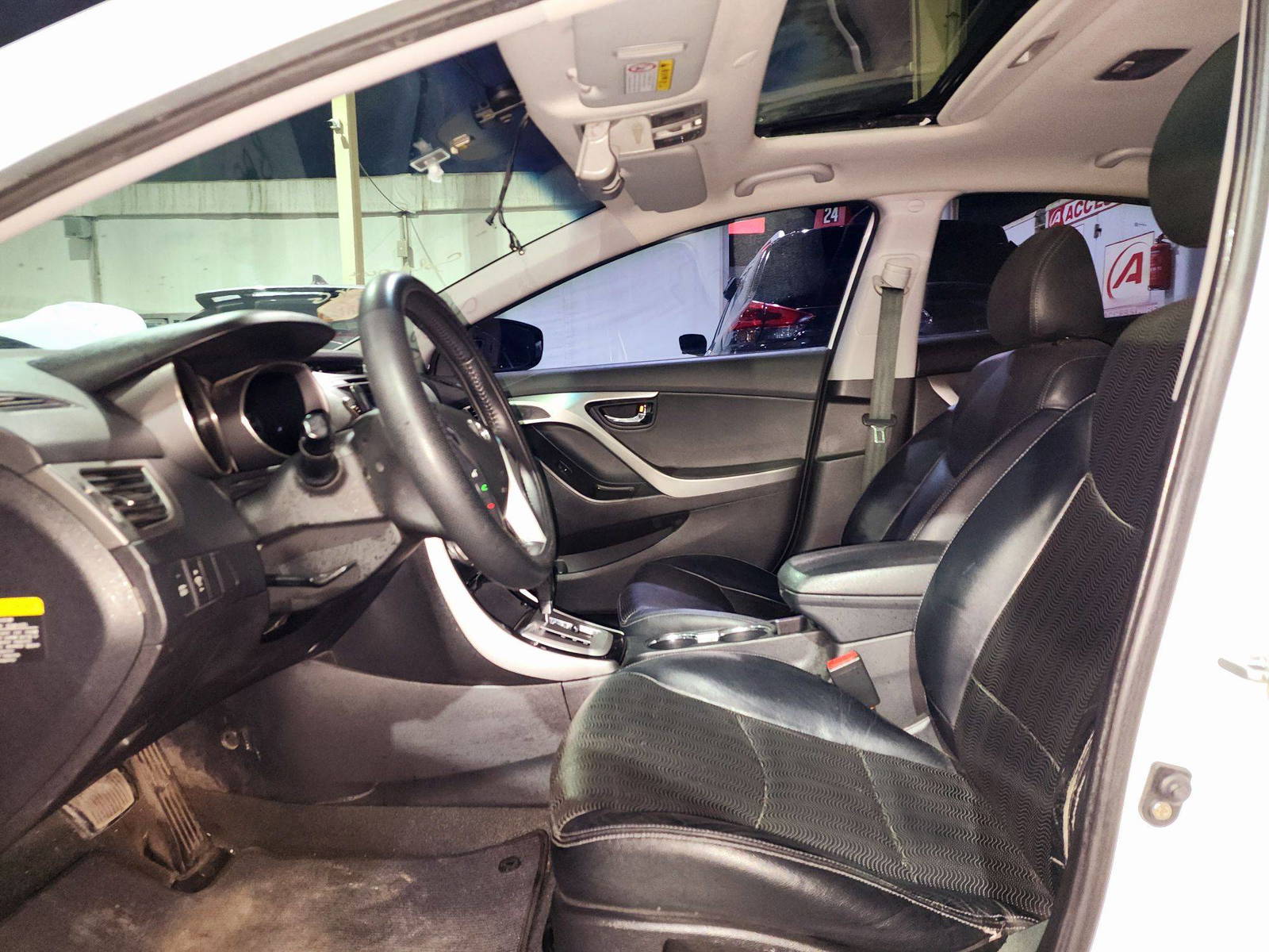 2012 HYUNDAI AVANTE — 161710 KM — Lot 213053 — Souq - Marhaba Auctions Used Cars - Image 9