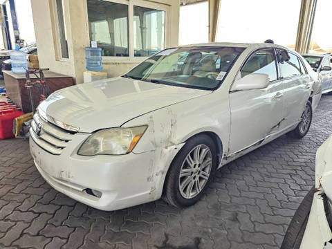 2006 TOYOTA AVALON at Marhaba Auctions